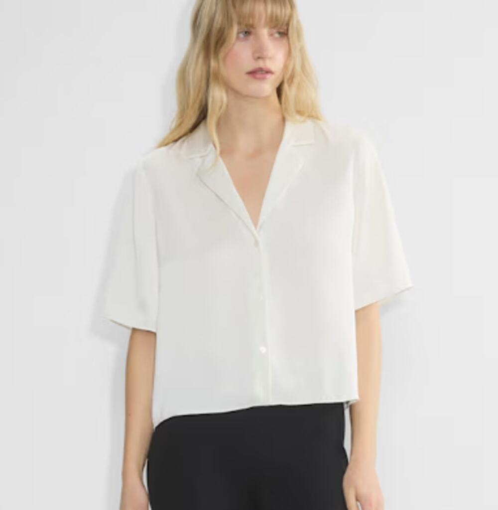 WILFRED Aritzia Beso Japanese Satin Shirt Small Short Sleeve Top Birch Off White